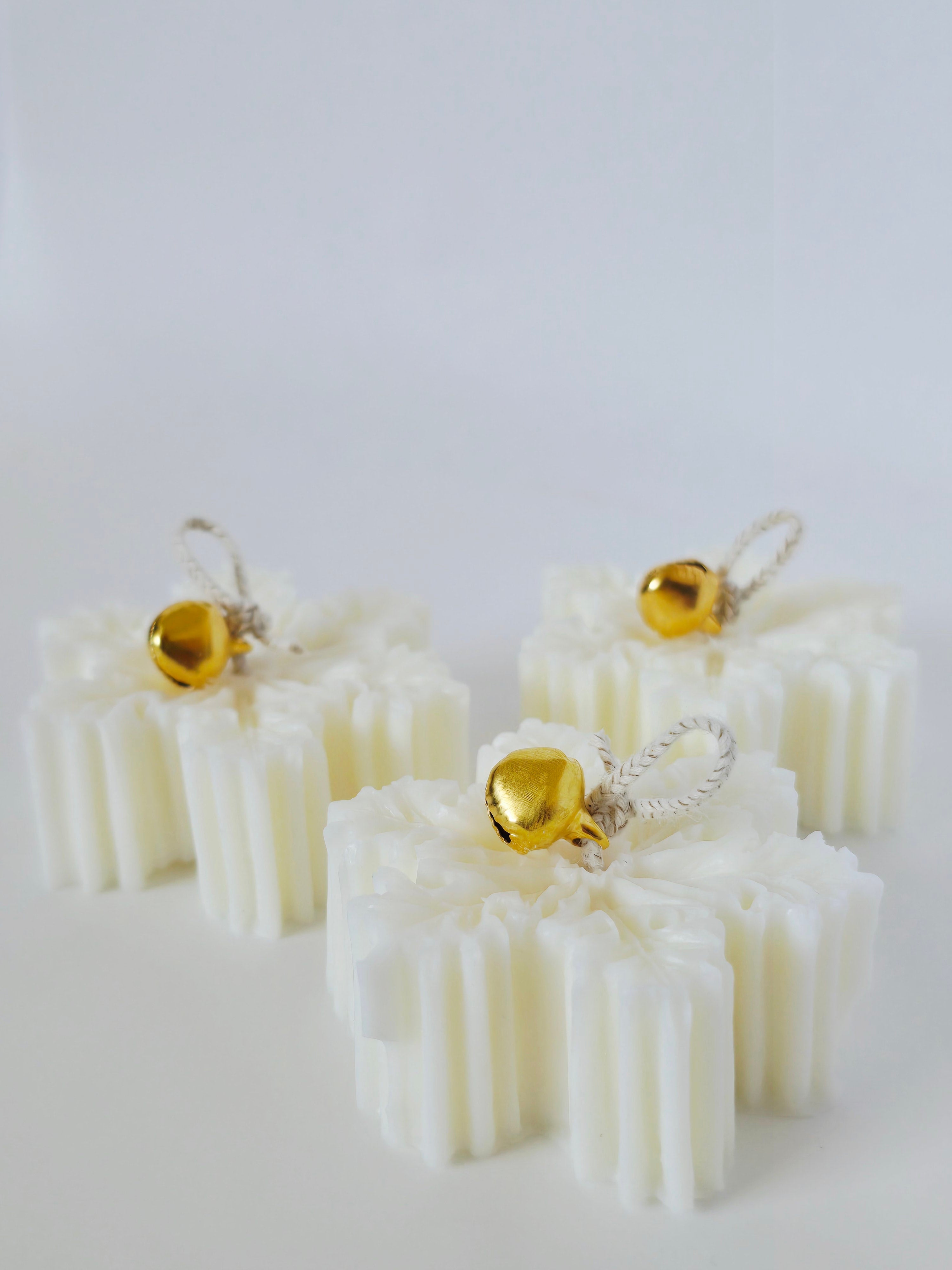 Schneeflockenkerze (mit Glöckchen)